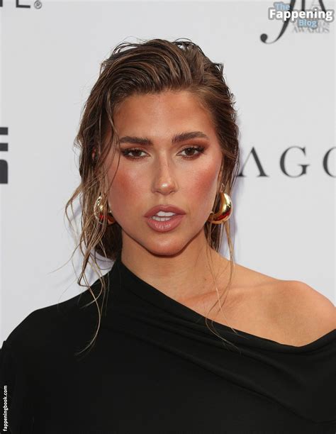 kara del toro nudes|Kara Del Toro Hot (6 New Photos)